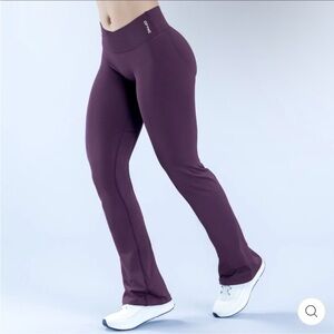 Dfyne Fig Vision Flares - Women's size small regular